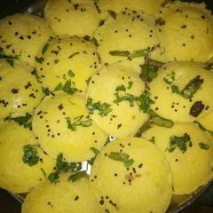 A picture of Dhokla idli.