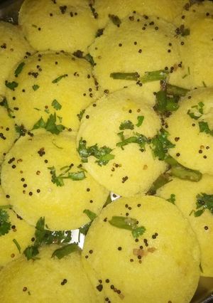 A picture of Dhokla idli.
