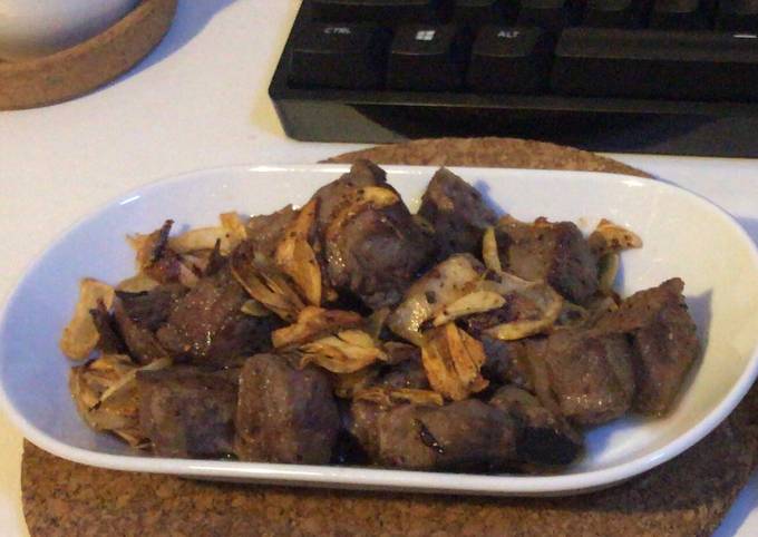 Recipe of Homemade Short ribs with fried garlics