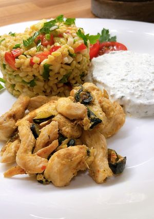 Színes nyári csirketál recept fotója