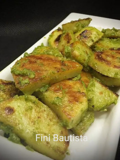 Una foto de Patatas al pesto de espinacas