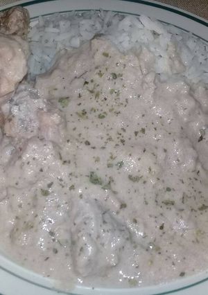 A picture of Cream chicken.