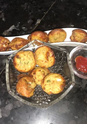 A picture of Moong dal Appe.