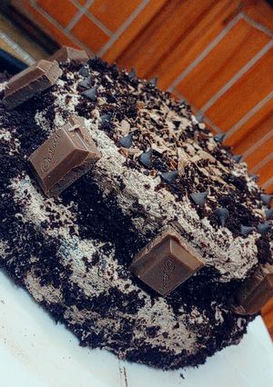 A picture of Chocolate Cake in microwave.