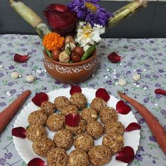 Sesame seeds, Jaggery, peanuts ladoos (til gud ladoo) A picture of Sesame seeds, Jaggery, peanuts ladoos (til gud ladoo).