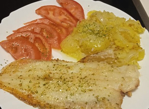 Foto principal de Lenguado a la plancha con patatas al montón 😜😋