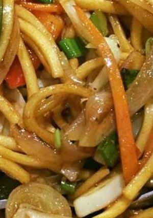 A picture of Veggie Hakka Noodles.