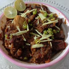 A picture of Bhunna beaf curry.