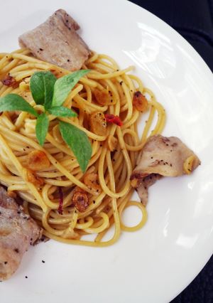 A picture of Garlic Sautéed Spaghetti.