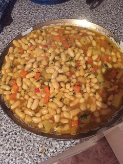 صورة لوصفة اللوبيا البيضاء بالخضر
