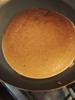 Una foto de Panqueques de avena con huevos de codorniz