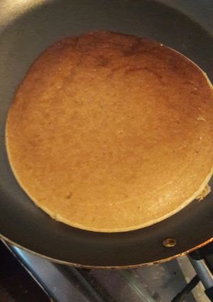 Una foto de Panqueques de avena con huevos de codorniz