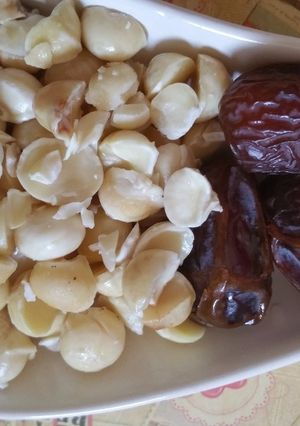 Hình của món Sữa hạt Macadamia và Chà Là.