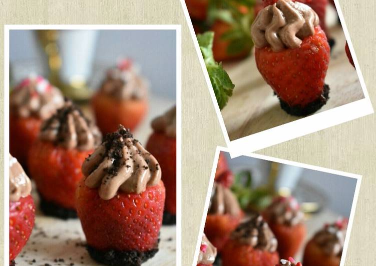 Double Chocolate Cheesecake Stuffed Strawberries