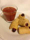 Velouté sangrienta de tomate con deditos vestidos