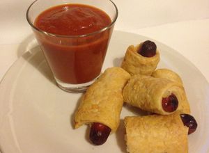 Foto principal de Velouté sangrienta de tomate con deditos vestidos