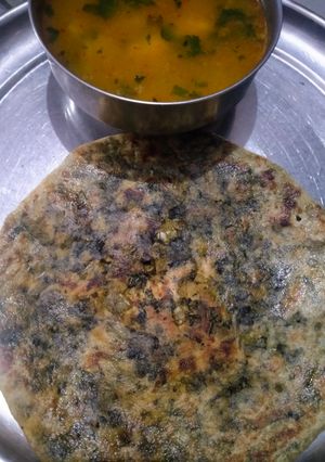 A picture of Muli ki bhuji ka paratha.