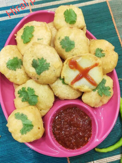 બટાકા ના ભજીયા (Bataka Bhajiya Recipe In Gujarati) રેસીપી મુખ્ય ફોટો