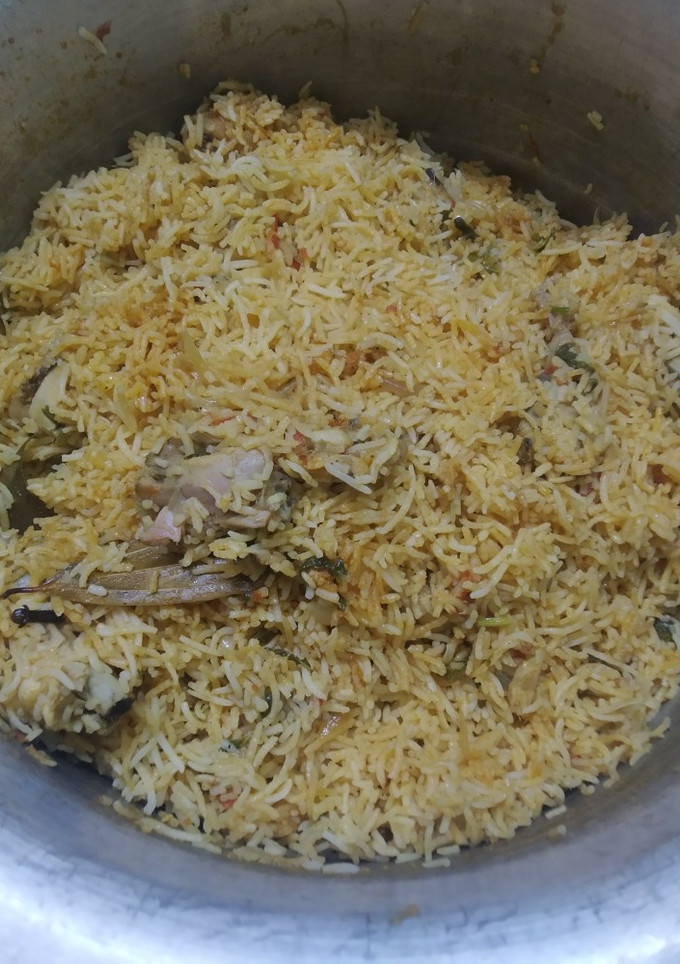 குமரி சிக்கன் தம் பிரியாணி செய்முறை முக்கிய புகைப்படம்