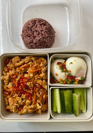 รูปของ ไก่สับผัดพริกเผาไข่เค็ม