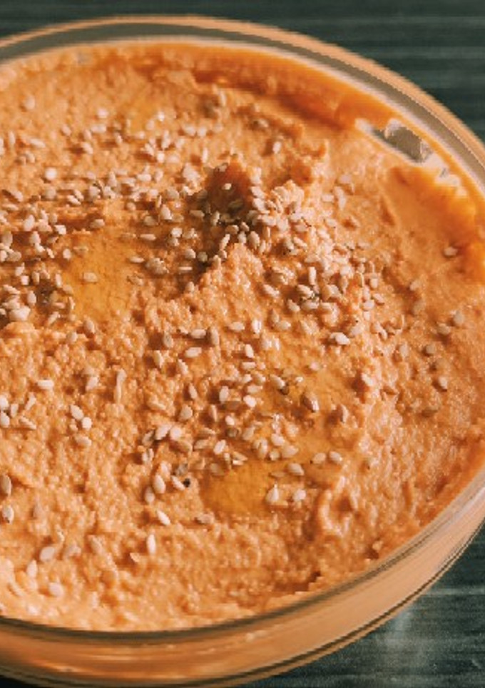 Una foto de Hummus de pimientos del piquillo Cecotec Mambo 10070