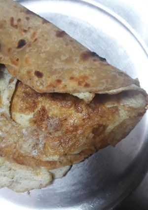 A picture of Egg parantha.