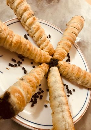 A picture of Cream roll.