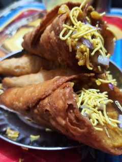 ચટપટા ભાજી કોન (Chatpata Bhaji Cone Recipe In Gujarati) રેસીપી મુખ્ય ફોટો