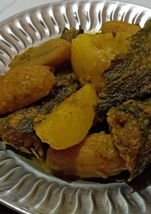 আলু কাঁচকলা দিয়ে শিঙি মাছের ঝোল রেসিপির প্রধান ছবি