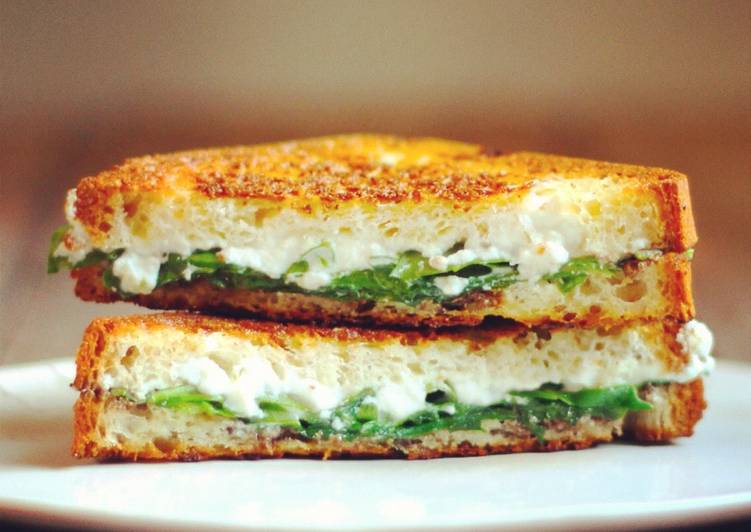 Recipe of Appetizing Truffled ricotta + arugula grilled cheese