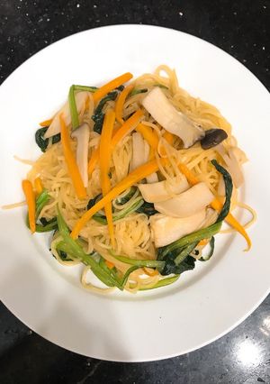 Hình của món Mì trứng xào chay.
