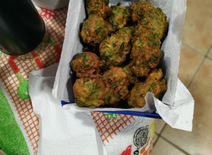 Una foto de Bocaditos (buñuelos) acelga y atún