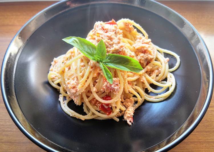 Steps to Prepare Fatto in casa Spaghetti pomodorini ricotta e tonno