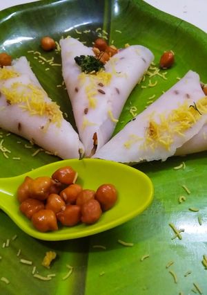 स्टीम चना कोन (steam chana cone recipe in marathi) रेसिपी चे मुख्य फोटो 