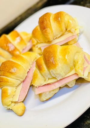 Una foto de Medialunas de manteca 🥐