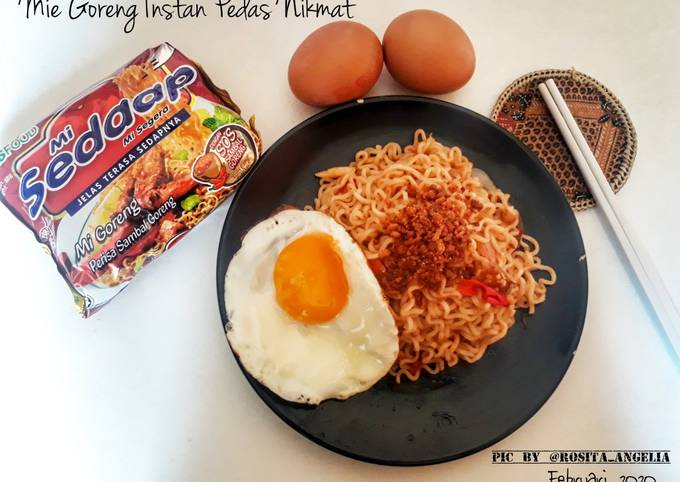 Mie Goreng Instan Pedas Nikmat