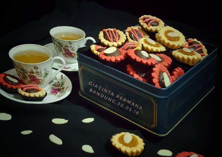 Proses memasak Kukis Cup toping selai Nanas dan Coklat dark #RabuBaru yang Lezat