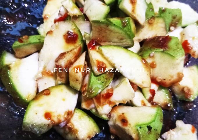 Cara Bikin Lutis / Lotis / Rujak mangga muda pedes bikin nagih Farah Quinn