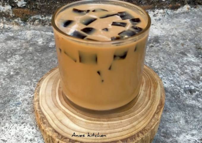 Resep Kopi Susu Cincau Hitam oleh anisatur raehan - Cookpad