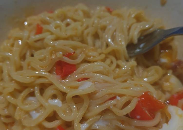 Indomie goreng kuah telur