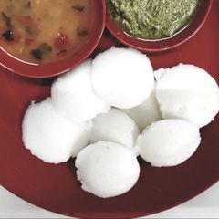 A picture of Idli.