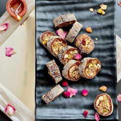A picture of Dates Dry fruit Rolls.