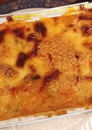 Una foto de Lasagna de pollo, jamón y champiñones