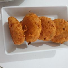 A picture of Aloo chaap.