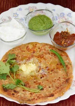 A picture of Amritsari Aloo Paratha.