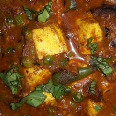 A picture of Matar paneer.