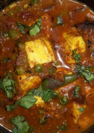 A picture of Matar paneer.