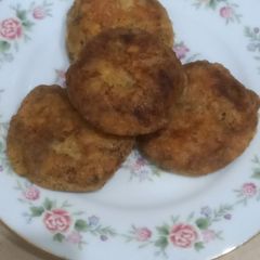 A picture of Leftover Dal and Potato Cutlets 🥔.