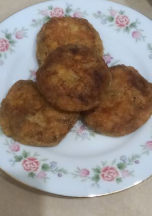 A picture of Leftover Dal and Potato Cutlets 🥔.