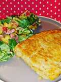 Panierter Fisch mit Bratkartoffel Feldsalat